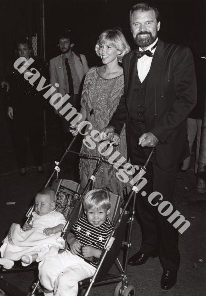 Glen Campbell, wife, Kim and children, 1985, LA.jpg